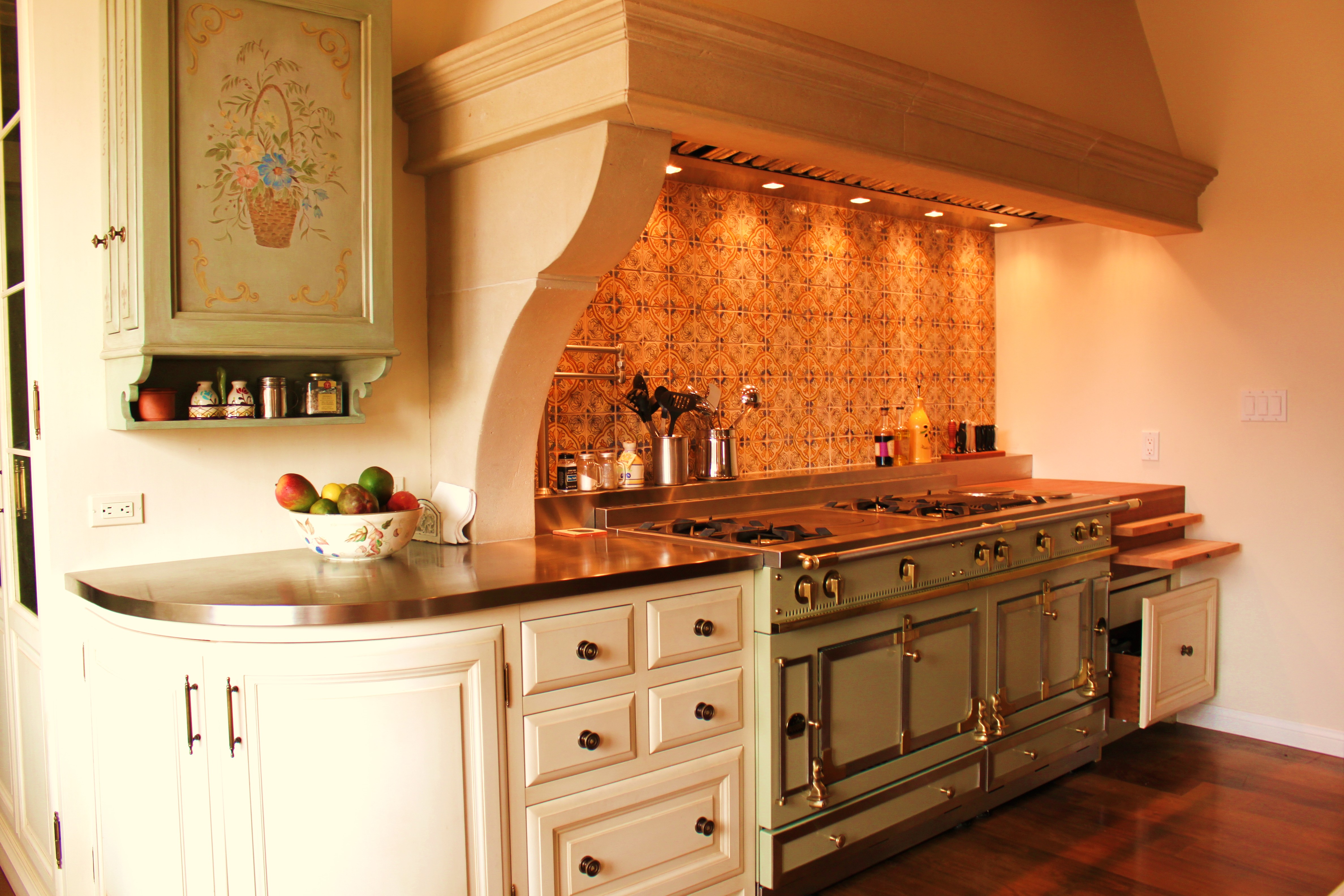 Traditional French Kitchen Cabinetry